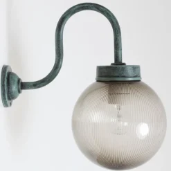 Acrylglas-Kugelleuchte mit Aluminium-Wandarm 38-S/200