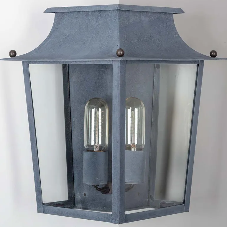 Außenlampe zur Eckmontage: Dreiviertel-Laterne Passy GM
