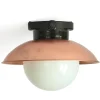 Deckenleuchte mit gewölbtem Kupfer-Reflektor und schwarzem Porzellan-Sockel  DMCU 2024 BLK