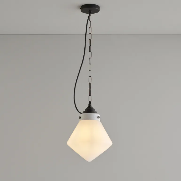 Elegante Jugendstil-Hängeleuchte mit Spitz-Opalglas