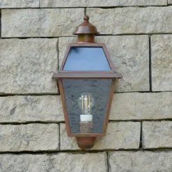Flache Außenwandleuchte: Italienische Halblaterne