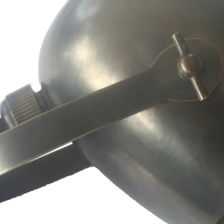 Flexible Messing-Standleuchte Macro