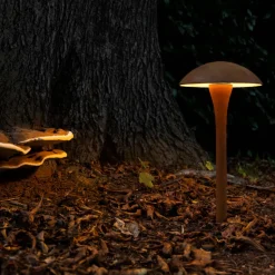 FUNGY-Gartenleuchte aus Gusseisen oder patiniertem Messing