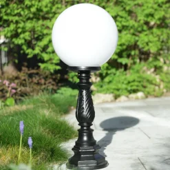 Gartenleuchte mit Acrylglas-Kugel CYPR C 02.05