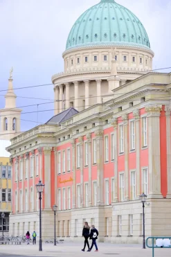 Große historische Stadtleuchte Alt Berlin S 21 mit Gussmast