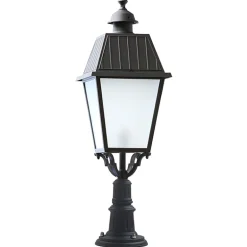 Große Mauerleuchte mit Sockel aus Aluminium
