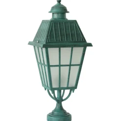 Historische Gartenleuchte mit vergittertem Glas