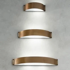 Italienische Up and down-Wandleuchte mit Kupferblende Fashion