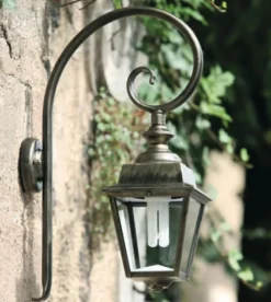 Klassische Außenlaterne Chenonceau mit Bischofstab