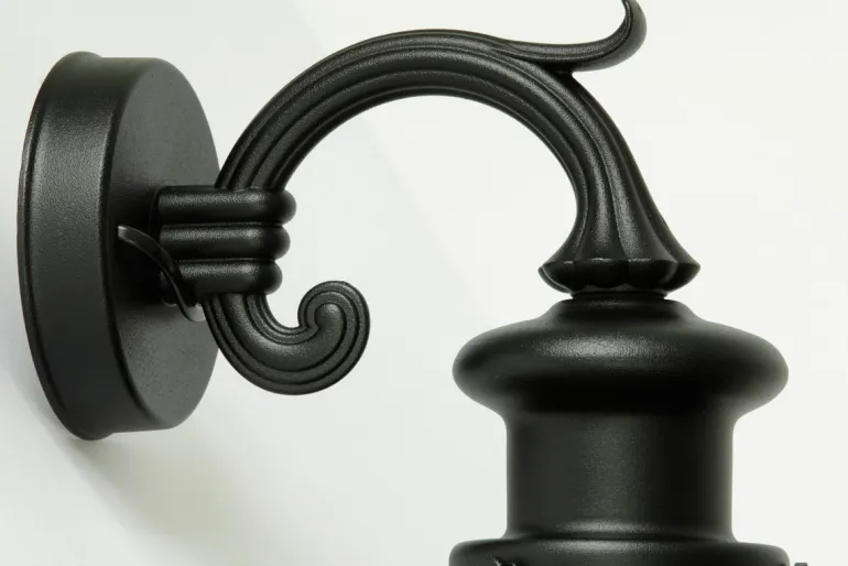 Kleine Fabrik-Wandlampe für Außen mit Spitzzylinder-Glas