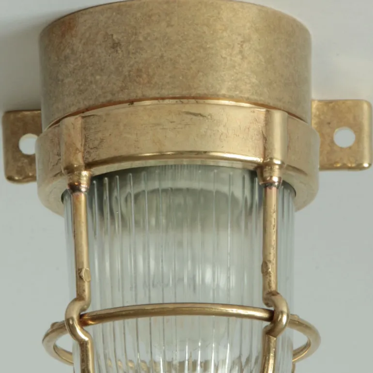 Kleine Messing-Wandlampe N° 43 für außen