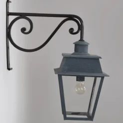 Kleine Wandleuchte mit Arm aus Schmiedeeisen Bordeaux