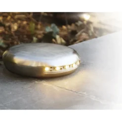 Kleiner LED-Bodenstrahler aus Messing Galed