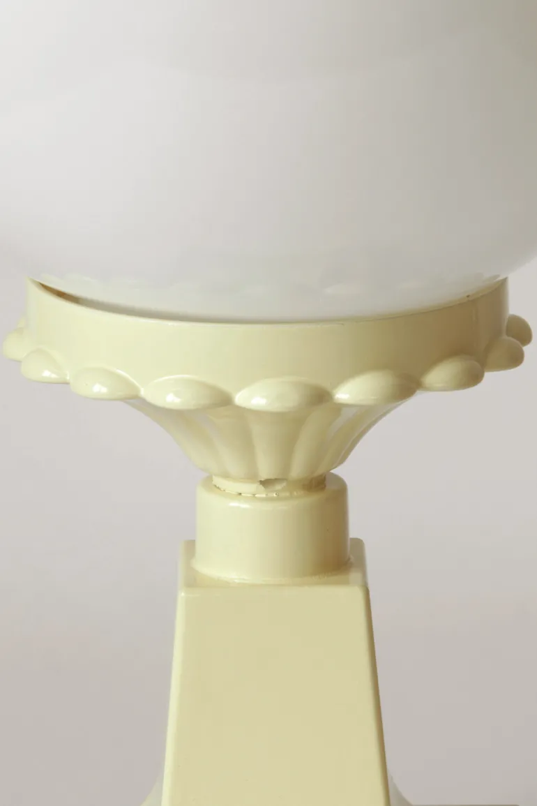 Kugel-Außenlampe mit Sockel für Garten und Terasse