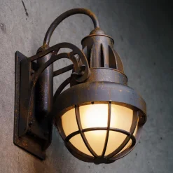 Kunstvolle eiserne Wandleuchte im Steampunk-Stil WL 3727