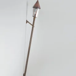 Mannshohe französische Wandfackel aus Messing