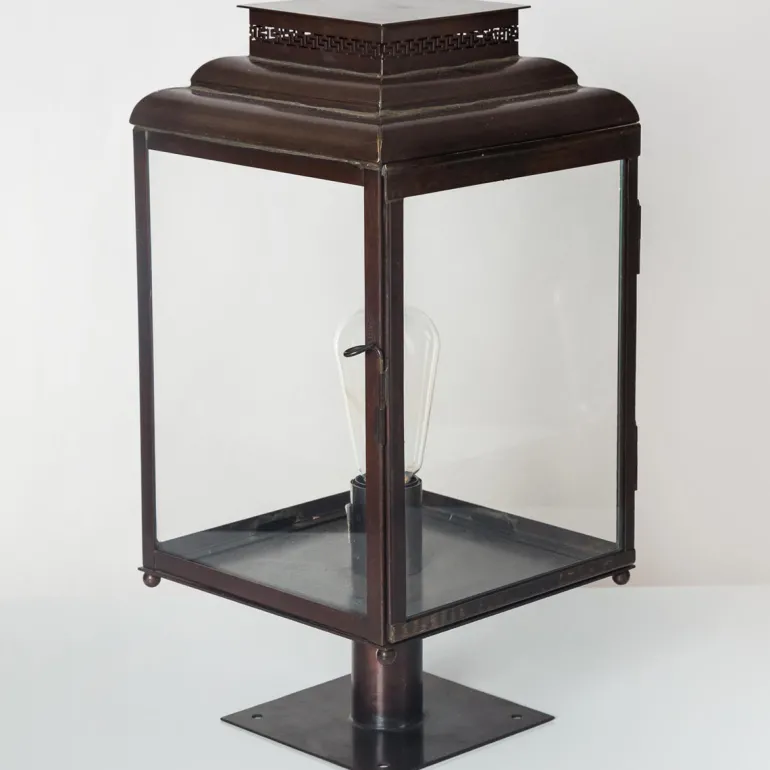 Podestleuchte aus Messing oder Zink Kensington GM