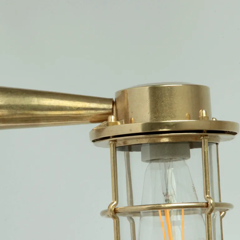 Vergitterte Wandlampe N° 716 mit Wandarm