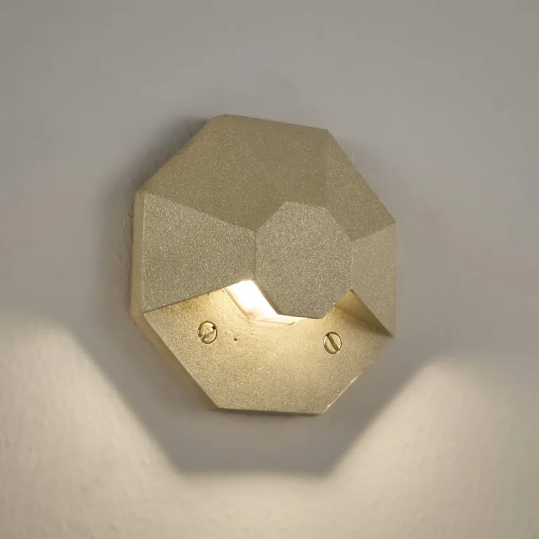 Wandfluter Octo aus Messingguss mit 1, 2 oder 3 Öffnungen