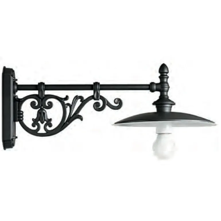 Wandlampe für Außen mit historischem Wandarm