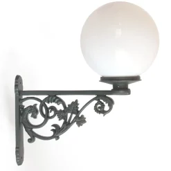 Wandleuchte mit Opalkugel Oppeln 02.05