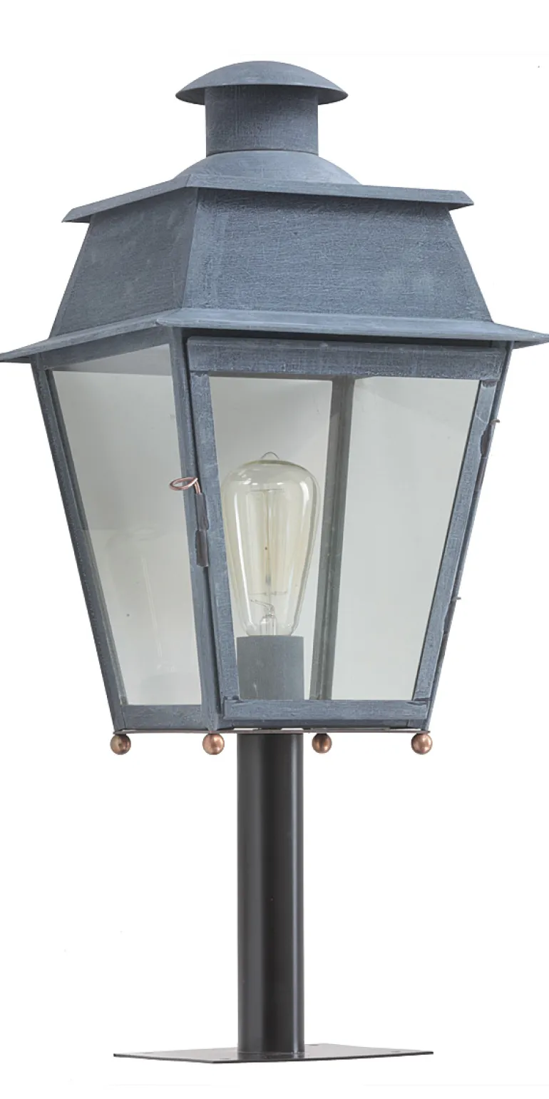 Wegeleuchte Bordeaux GM mit Mast Pilier aus Messing oder Zink